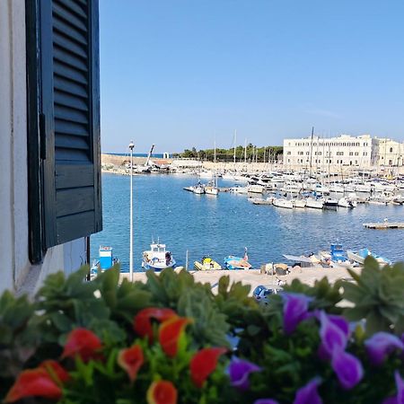 La Finestra Sul Porto Apartment Трани Екстериор снимка