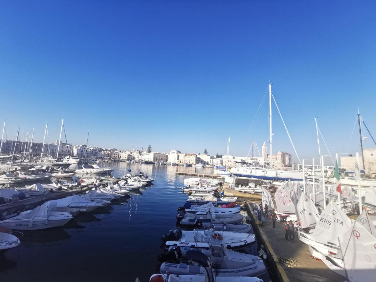 La Finestra Sul Porto Apartment Трани Екстериор снимка