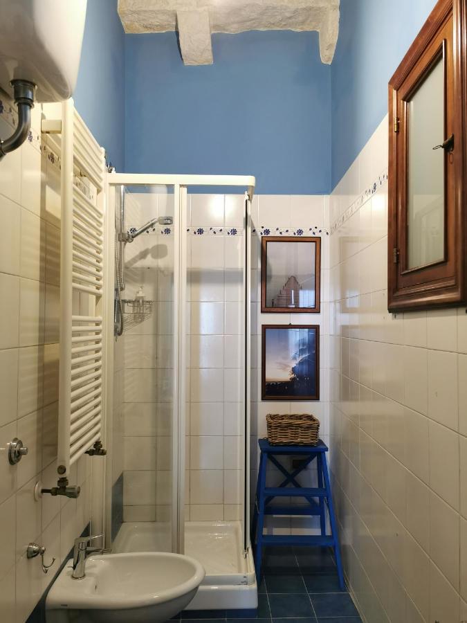 La Finestra Sul Porto Apartment Трани Екстериор снимка