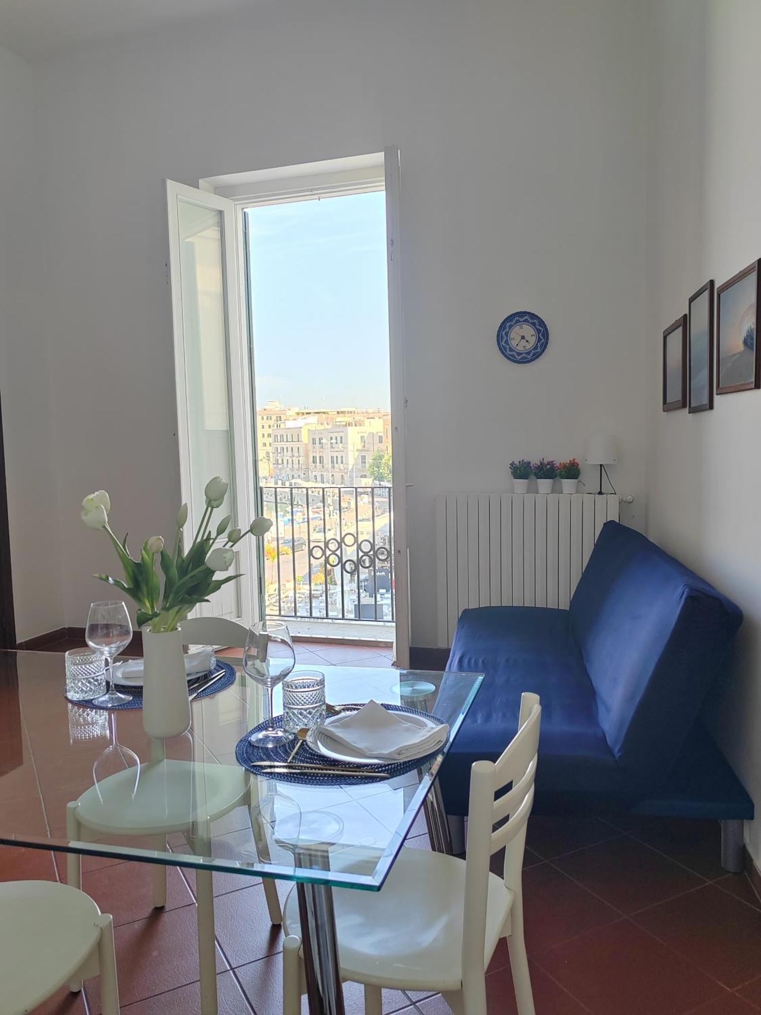 La Finestra Sul Porto Apartment Трани Екстериор снимка